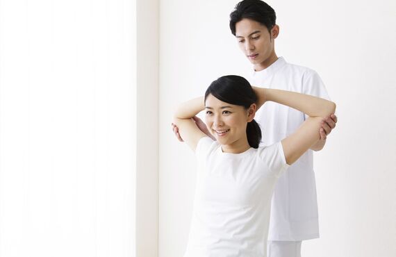 深刻な猫背を直してキレイな姿勢を取り戻す | 筋膜を重視し巣鴨で不調に対応する筋膜博士の筋膜整体院