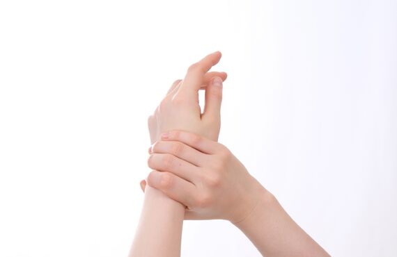 筋膜施術専門の整体院として手の悩みを相談 | 筋膜を重視し巣鴨で不調に対応する筋膜博士の筋膜整体院